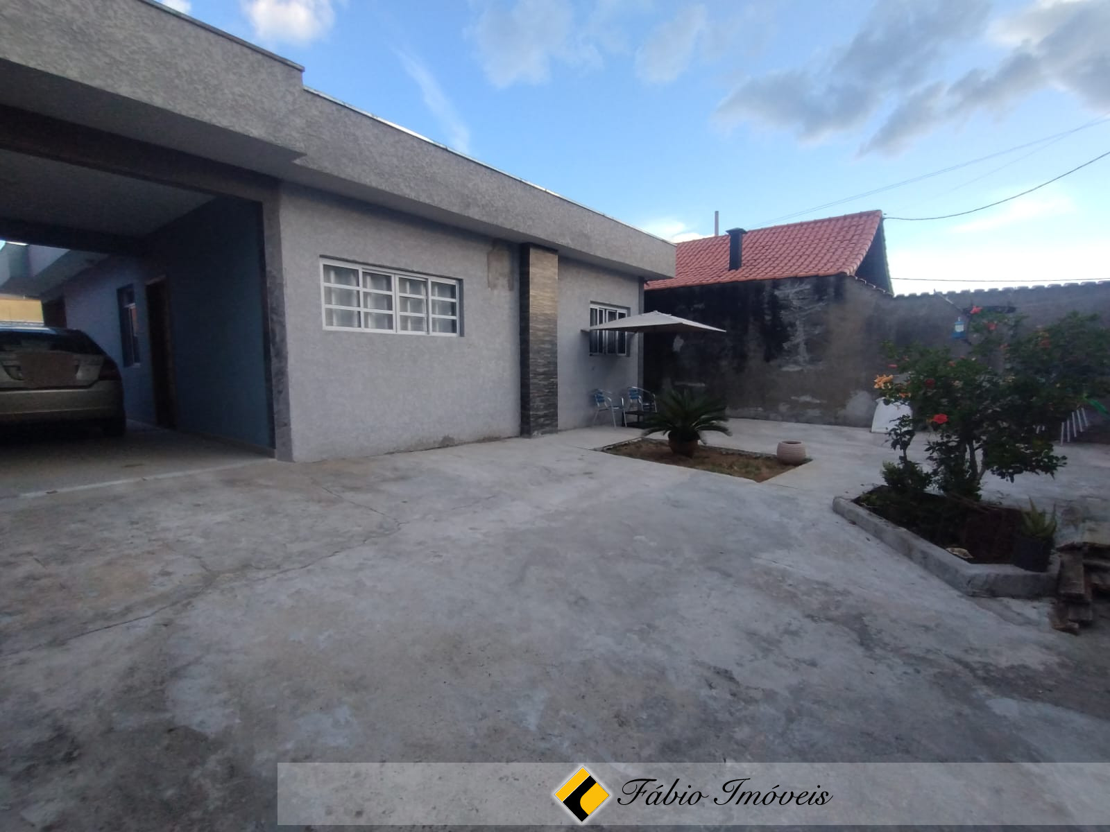 Casa com piscina e terreno grande!!! – Foto 1