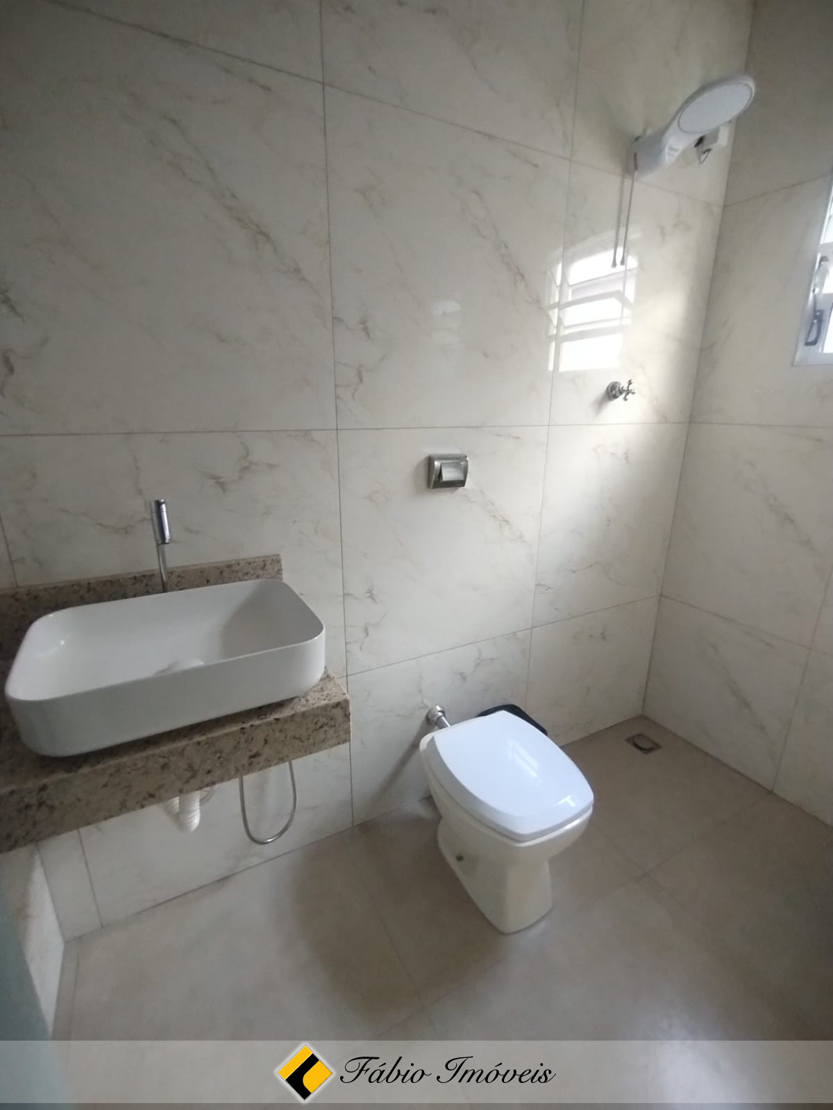 Casa com piscina e terreno grande!!! – Foto 8