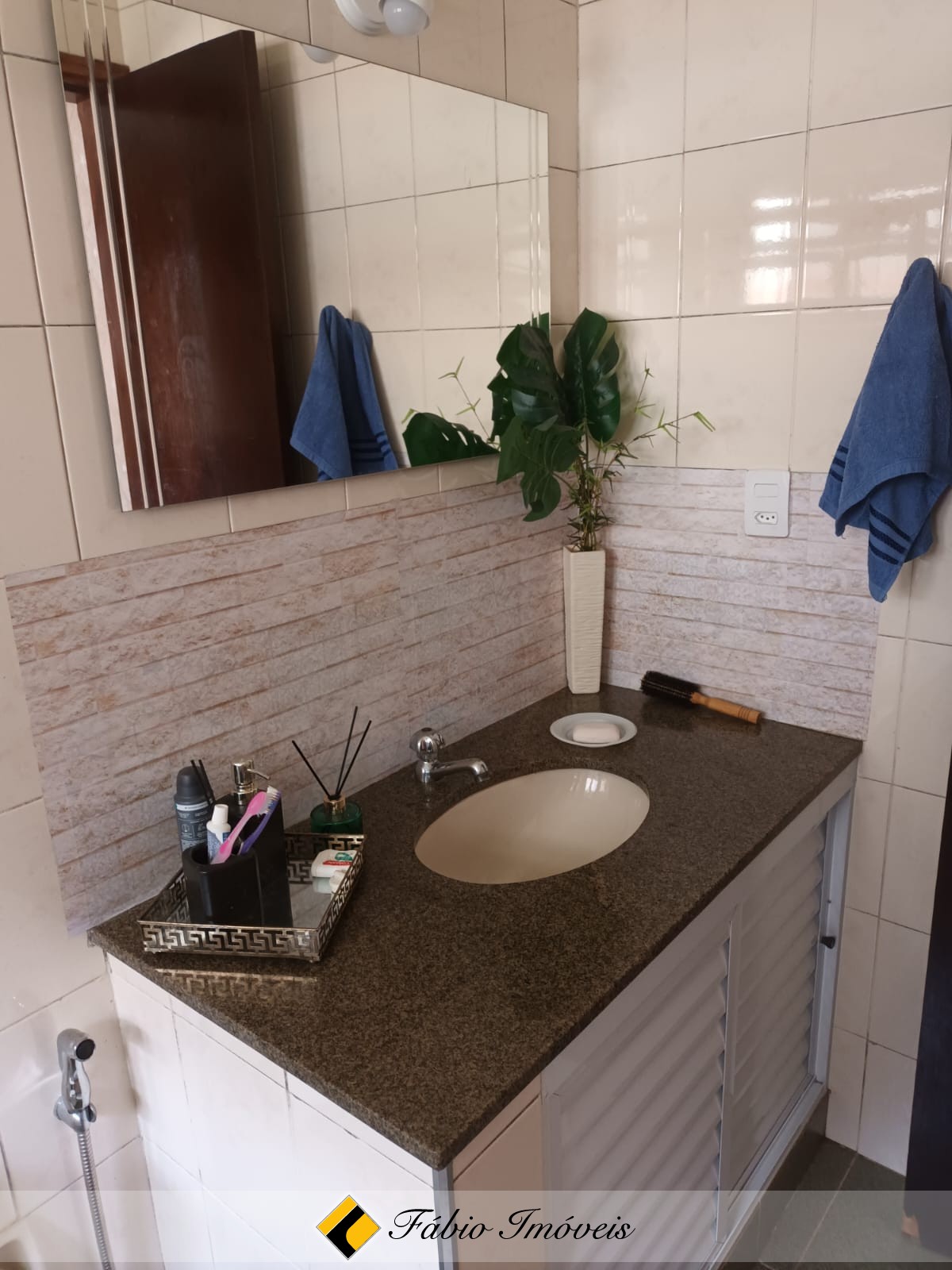 Linda casa em dois lotes – Foto 27