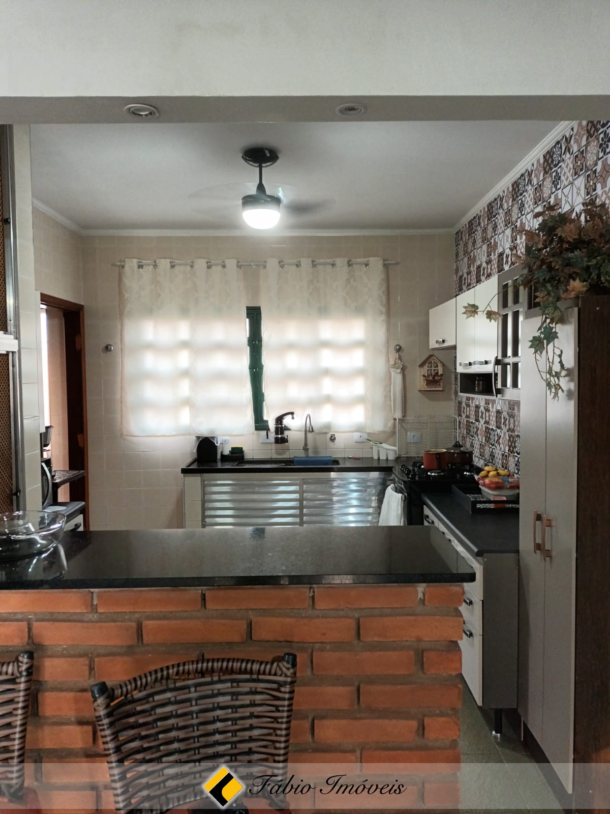 Linda casa em dois lotes – Foto 29