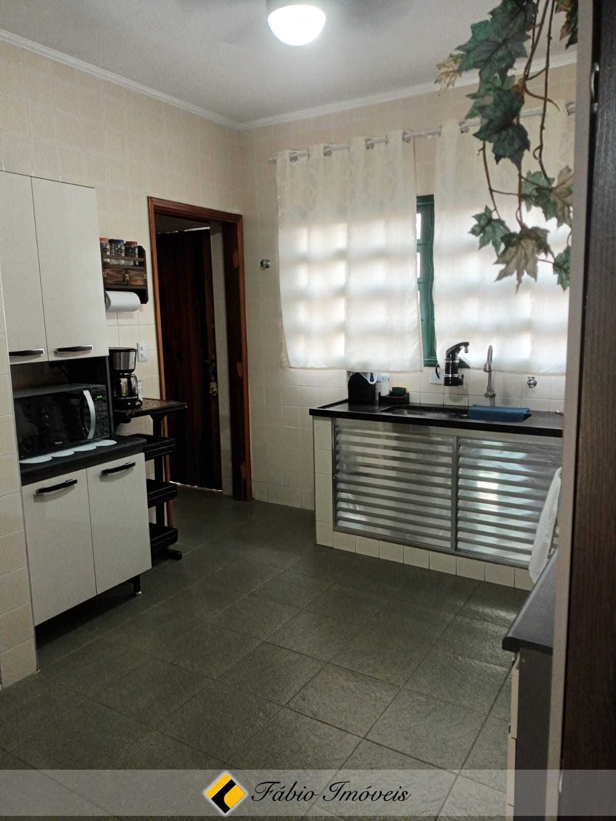 Linda casa em dois lotes – Foto 30