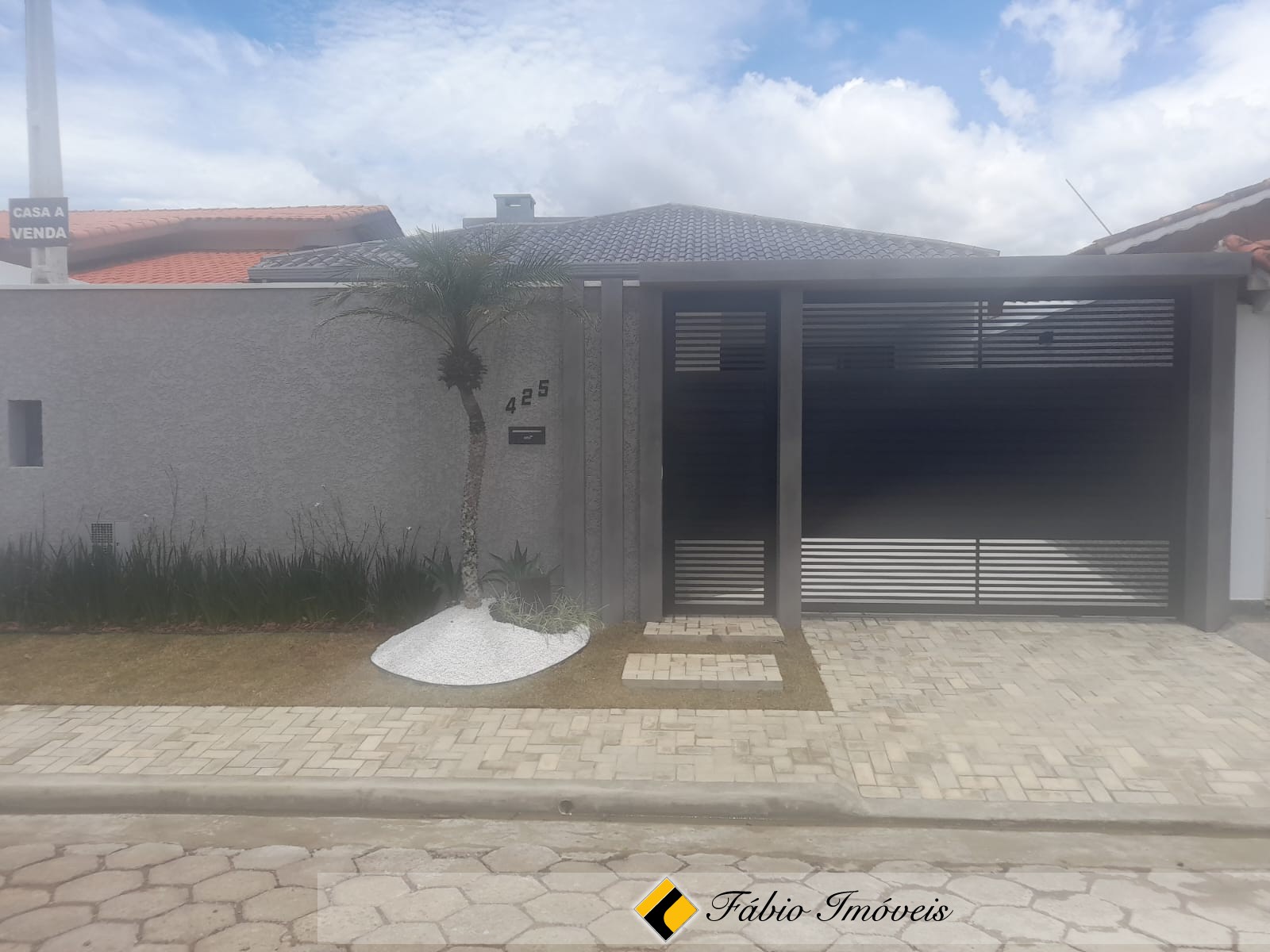 Casa nova com piscina!!!