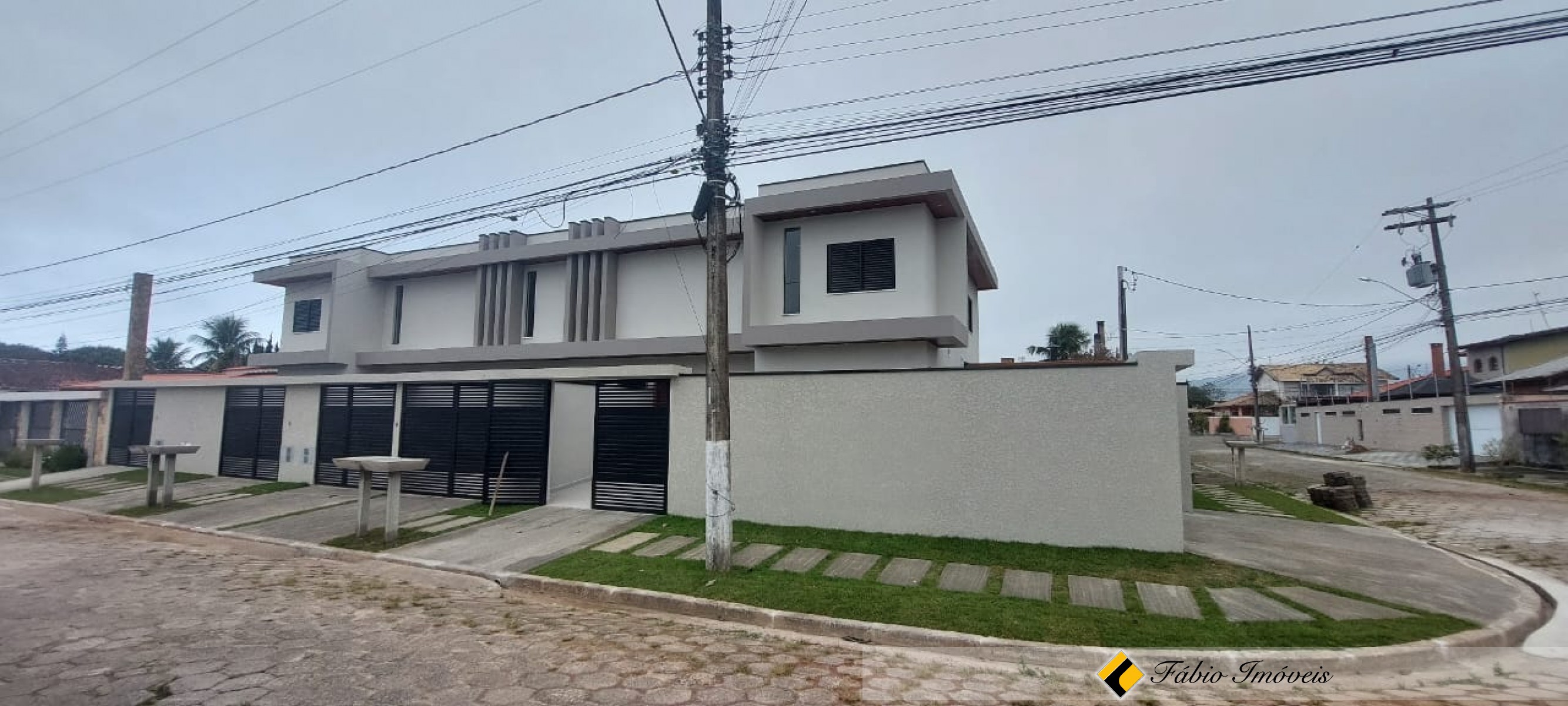 Lindo sobrado com piscina!