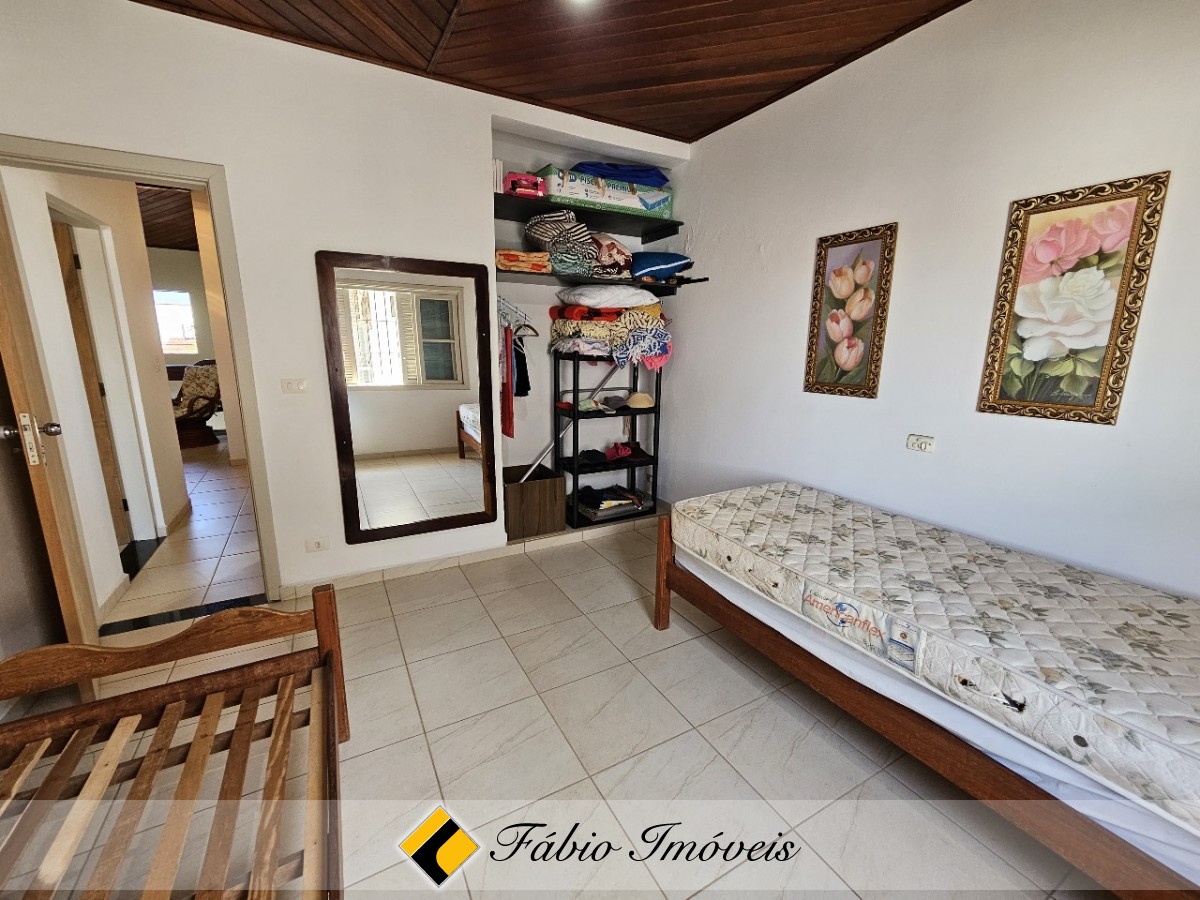 Sobrado bem conservado!! – Foto 28