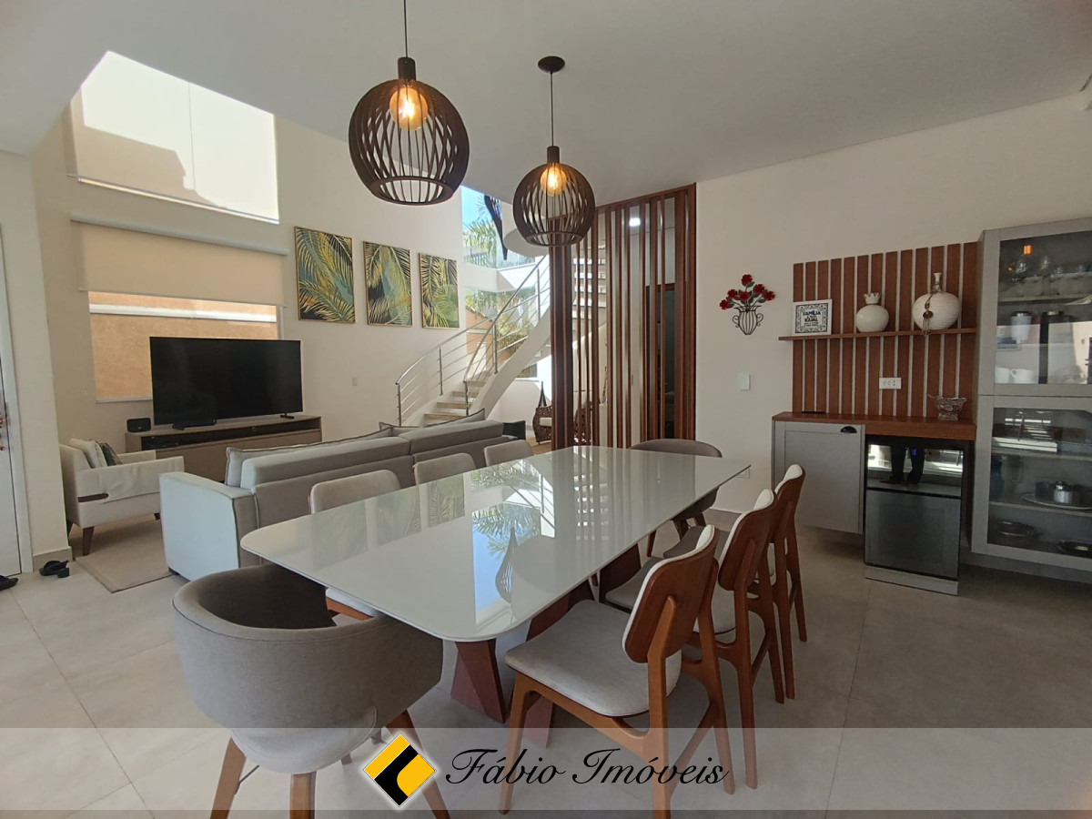 Sobrado novo e moderno a poucos metros do mar! – Foto 6