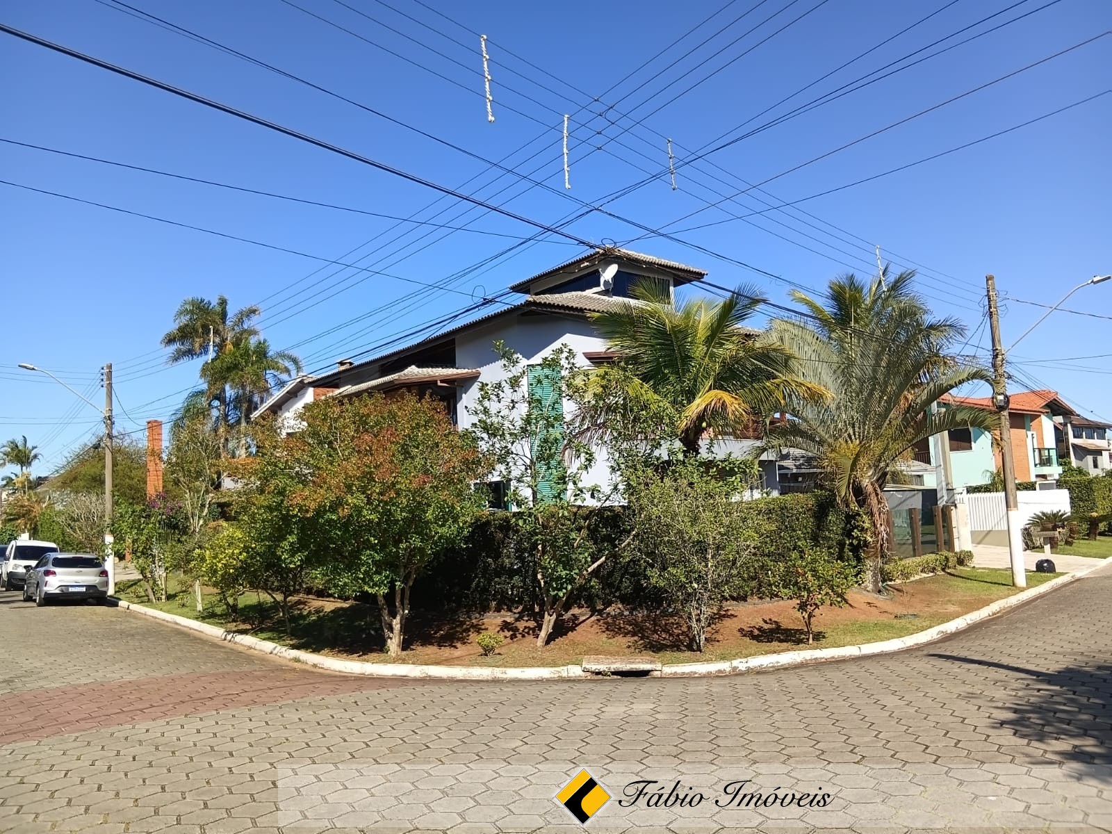 Sobrado em Condomínio Frente ao Mar!!