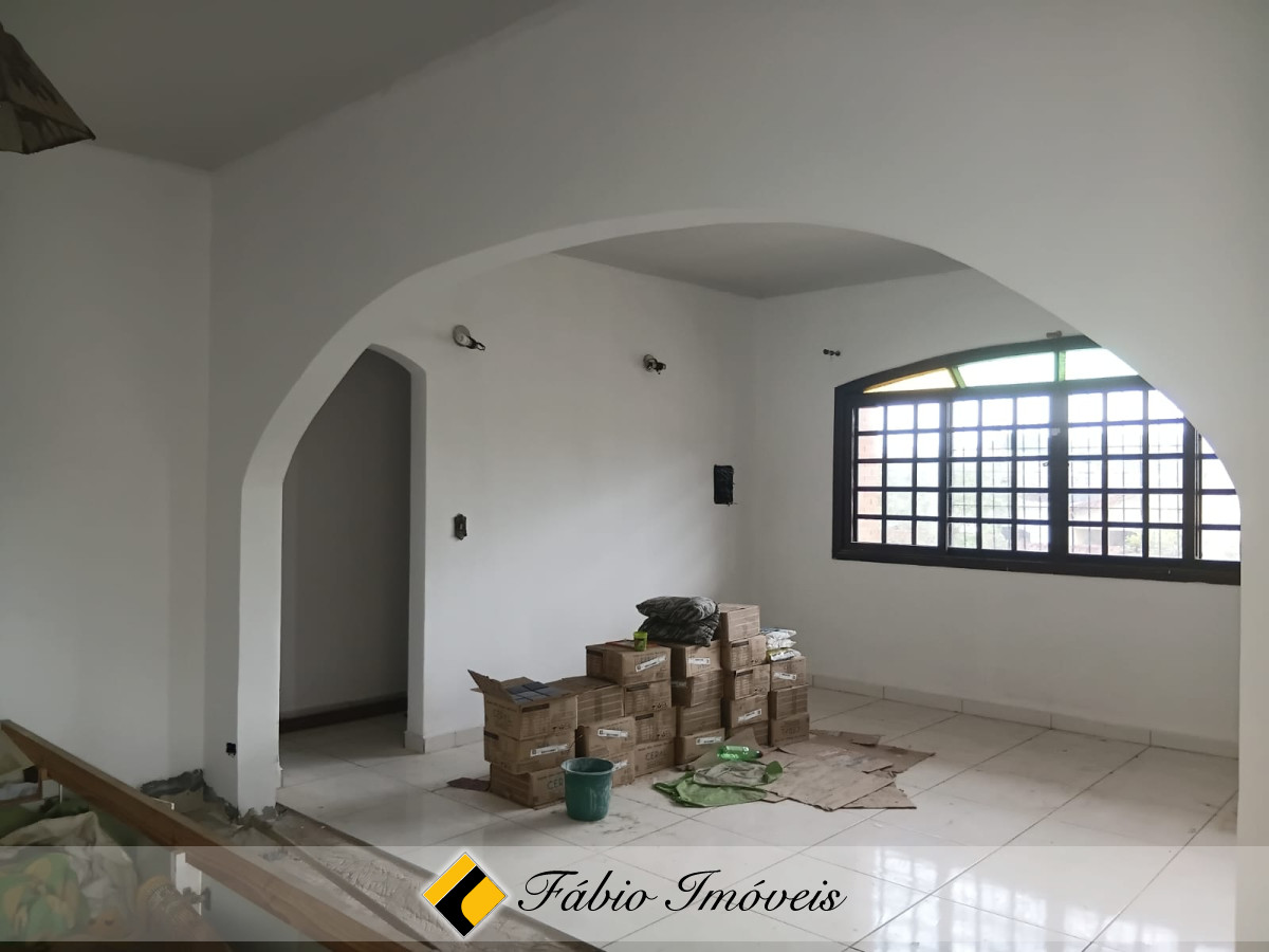 Casa semi reformada em ótima localização! – Foto 26