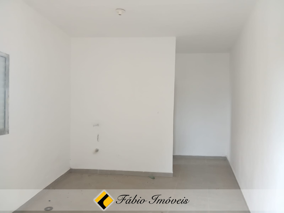 Casa semi reformada em ótima localização! – Foto 5