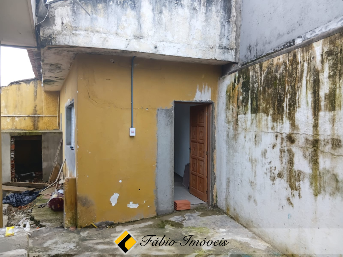 Casa semi reformada em ótima localização! – Foto 7