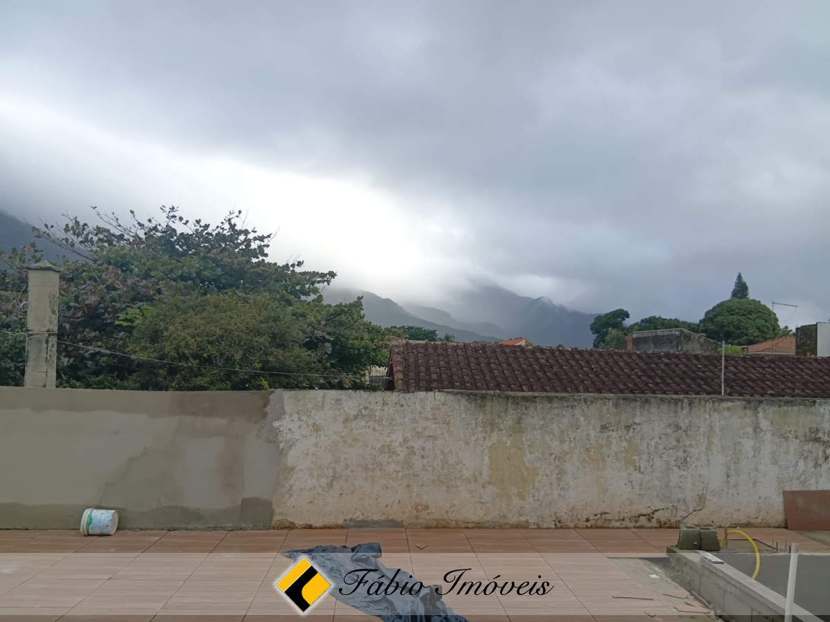 Casa semi reformada em ótima localização! – Foto 16