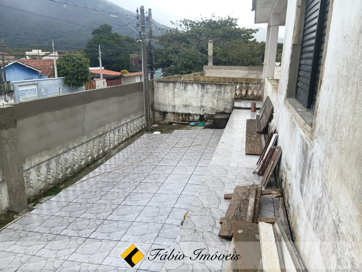Casa semi reformada em ótima localização! – Foto 23