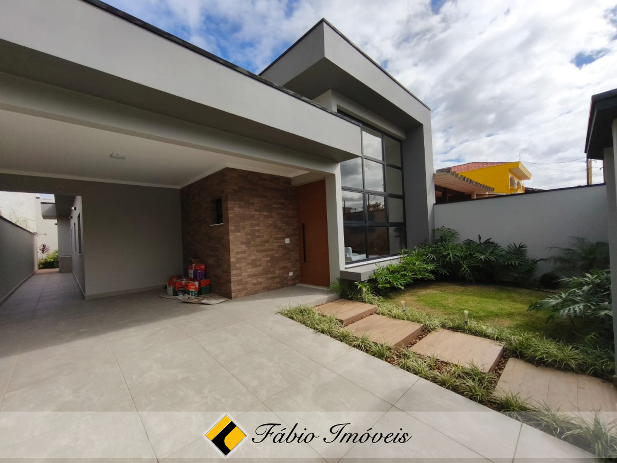 Linda casa reformada, moderna com pé direito alto!! – Foto 3