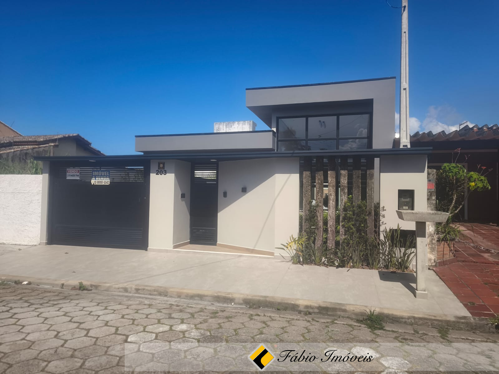 Linda casa reformada, moderna com pé direito alto!! – Foto 1