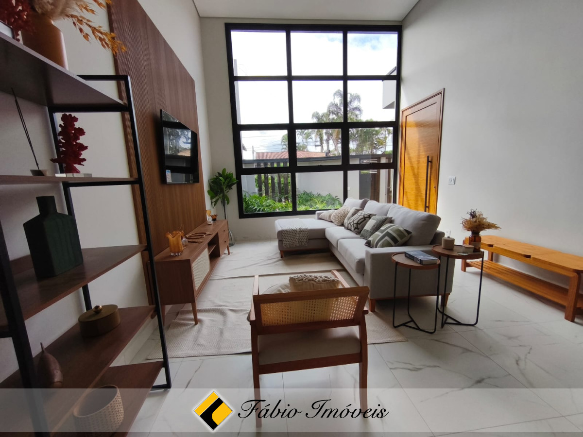 Linda casa reformada, moderna com pé direito alto!! – Foto 4