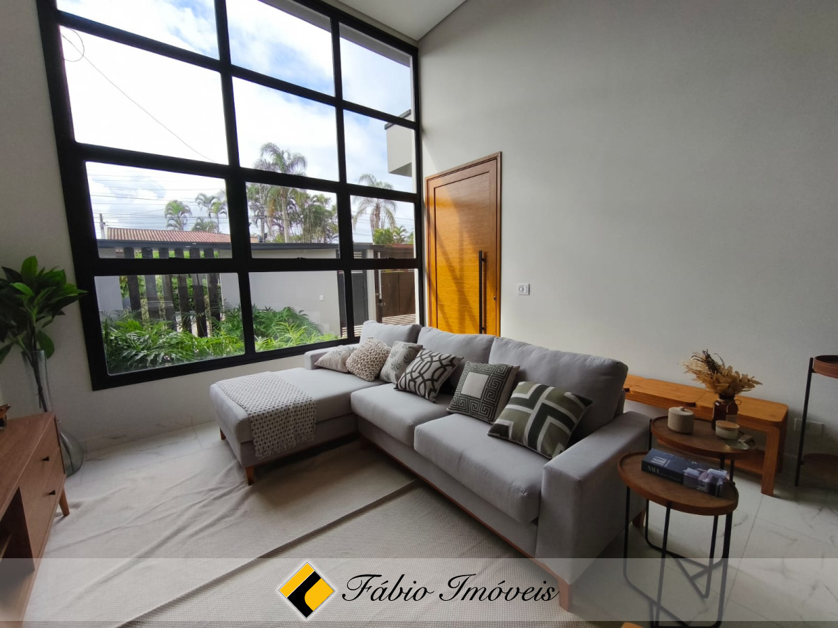 Linda casa reformada, moderna com pé direito alto!! – Foto 5