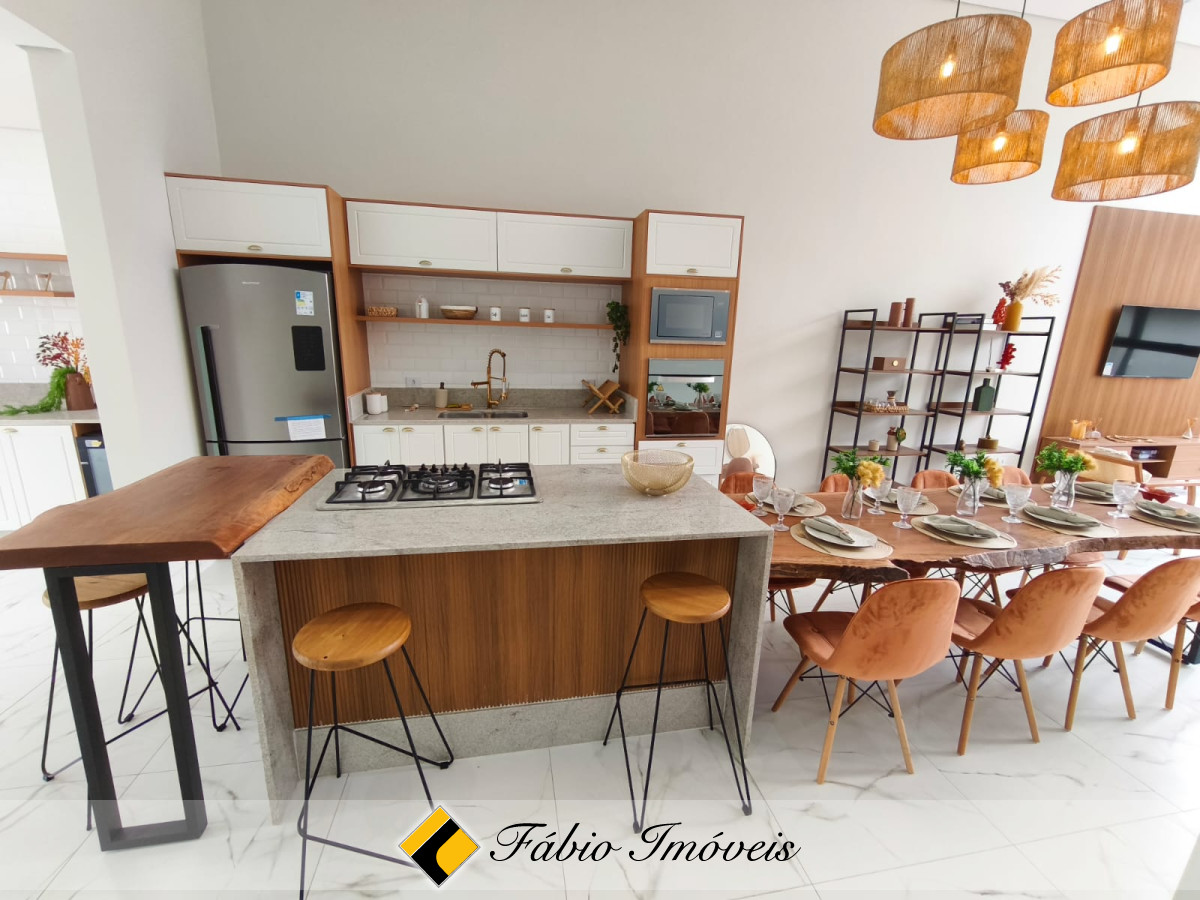 Linda casa reformada, moderna com pé direito alto!! – Foto 15