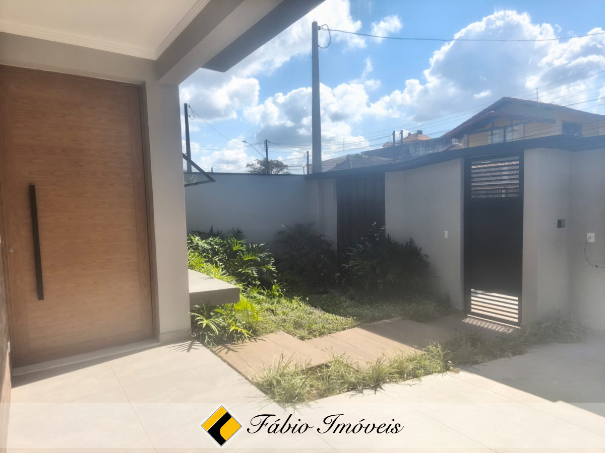 Linda casa reformada, moderna com pé direito alto!! – Foto 14