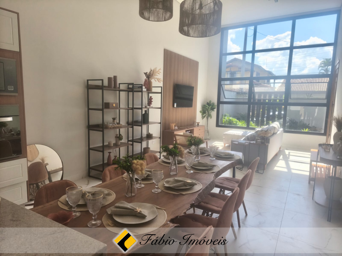 Linda casa reformada, moderna com pé direito alto!! – Foto 11