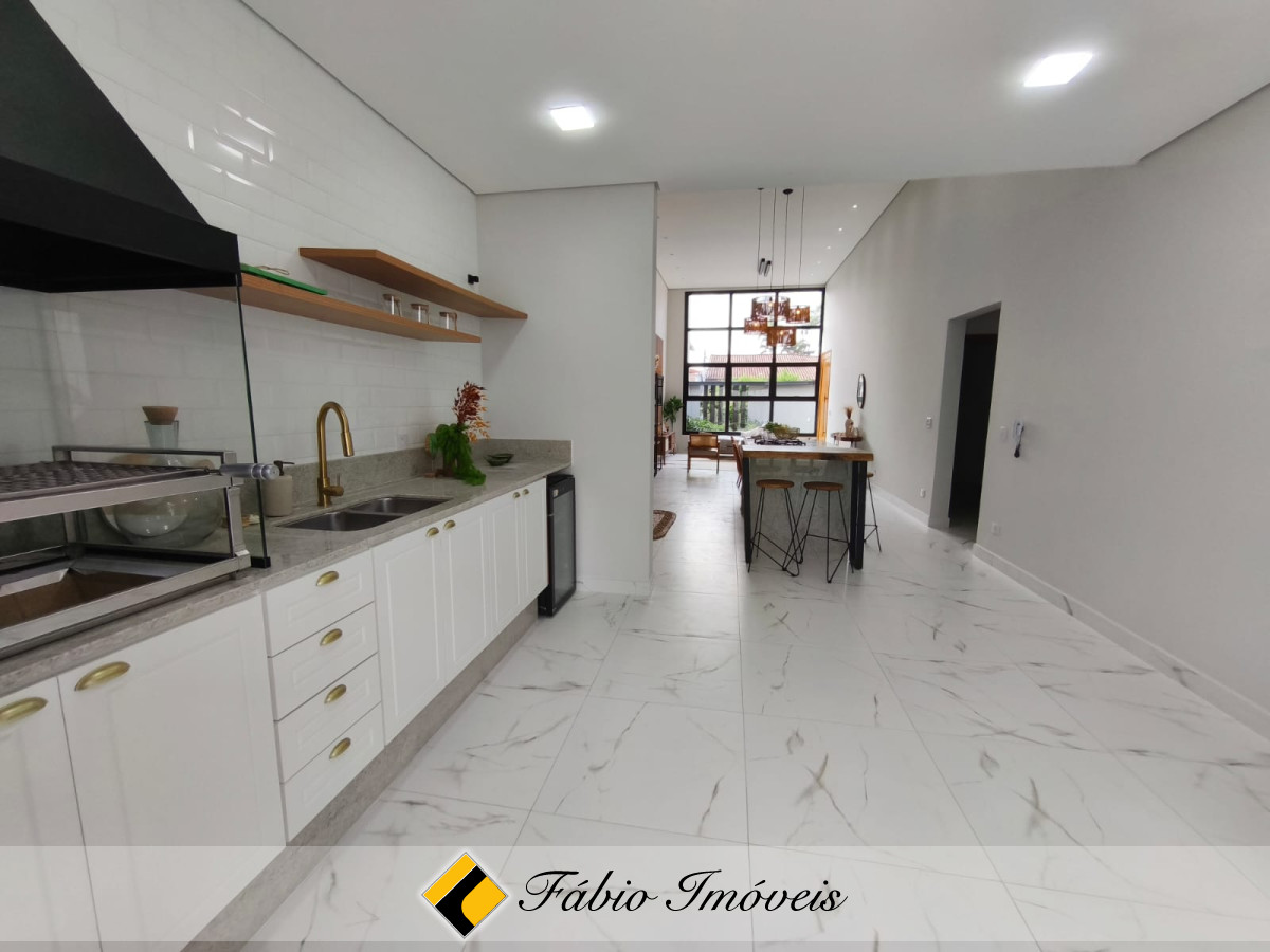 Linda casa reformada, moderna com pé direito alto!! – Foto 18