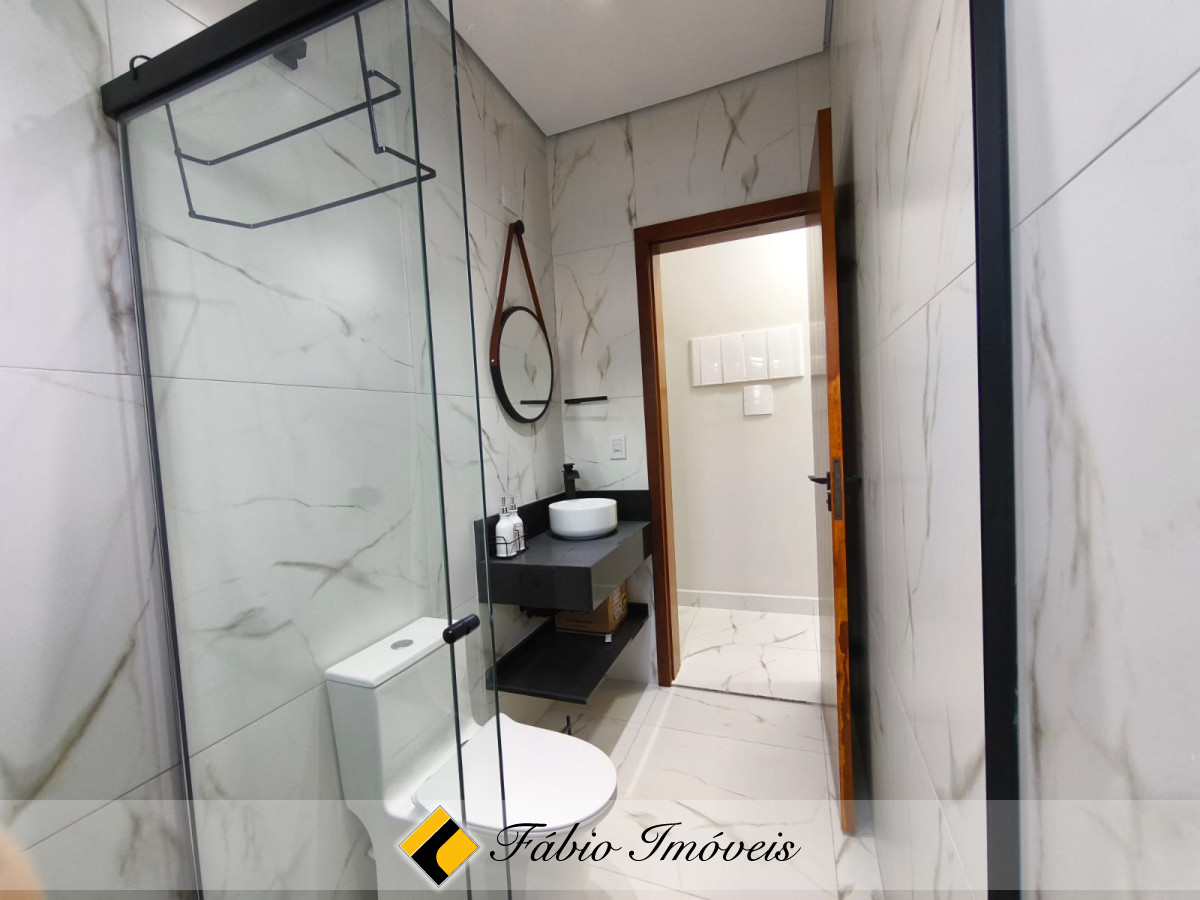 Linda casa reformada, moderna com pé direito alto!! – Foto 21