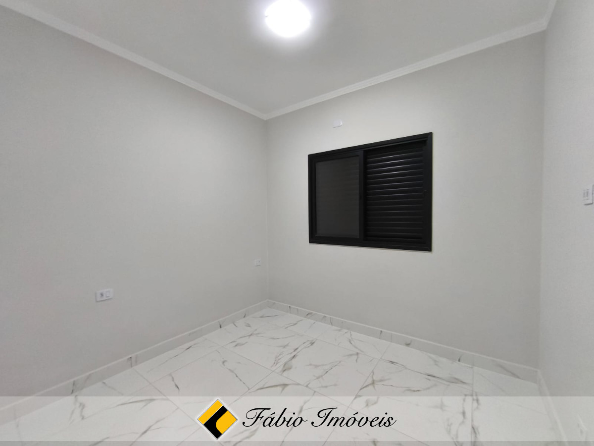 Linda casa reformada, moderna com pé direito alto!! – Foto 26