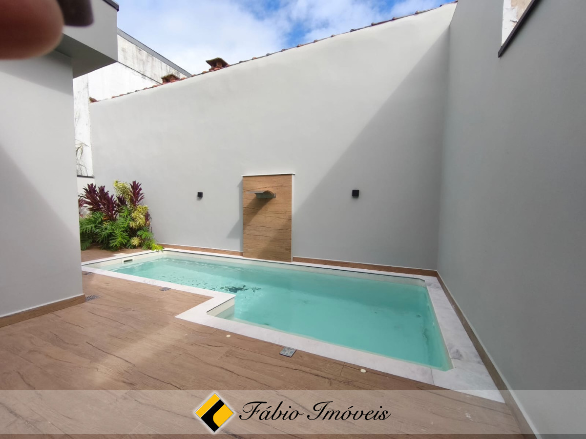 Linda casa reformada, moderna com pé direito alto!! – Foto 28