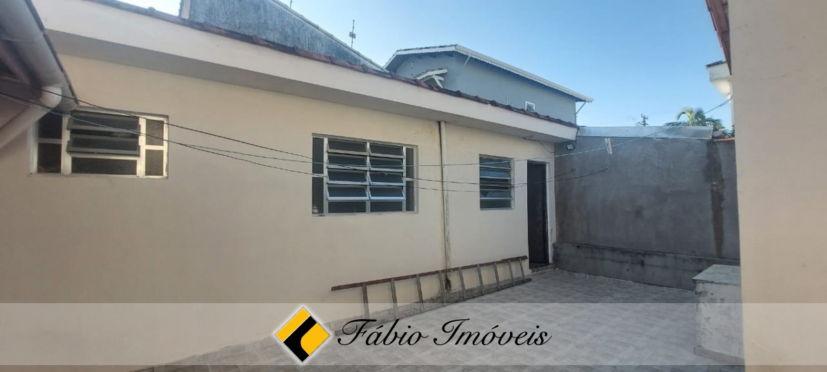 Casa com piscina em excelente localização! – Foto 24