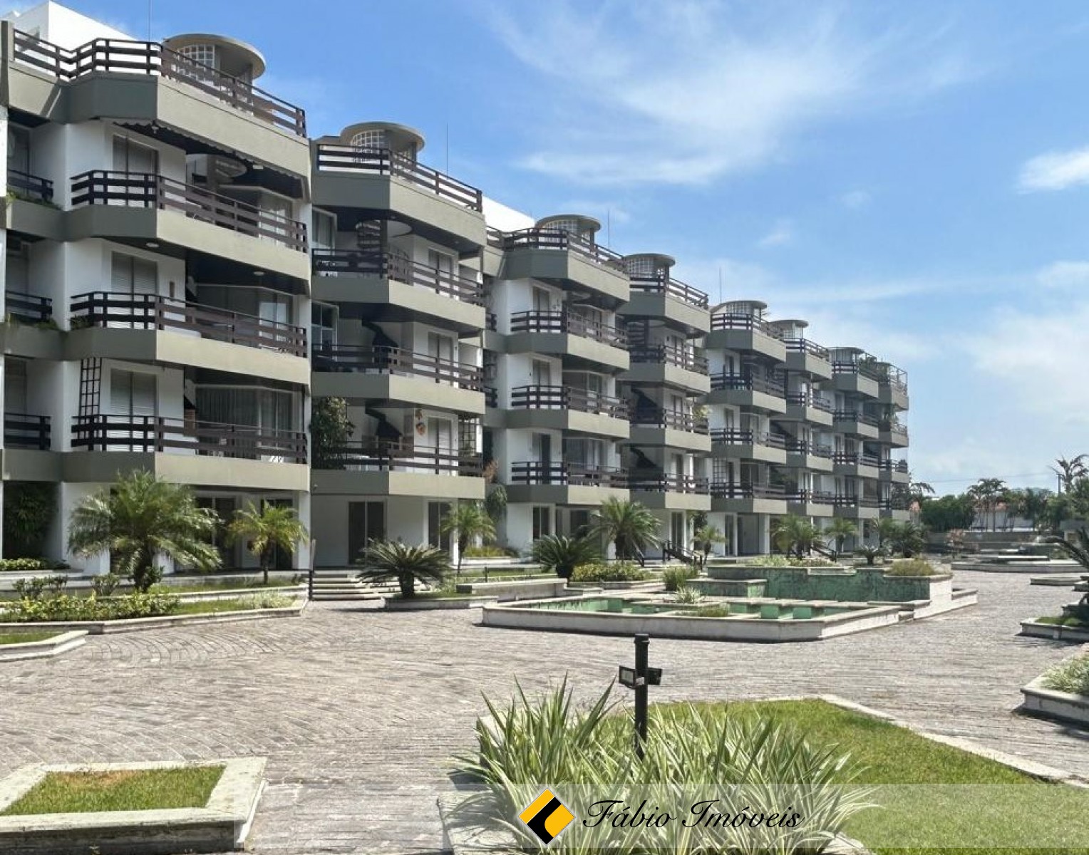 Cobertura lado praia em Peruíbe