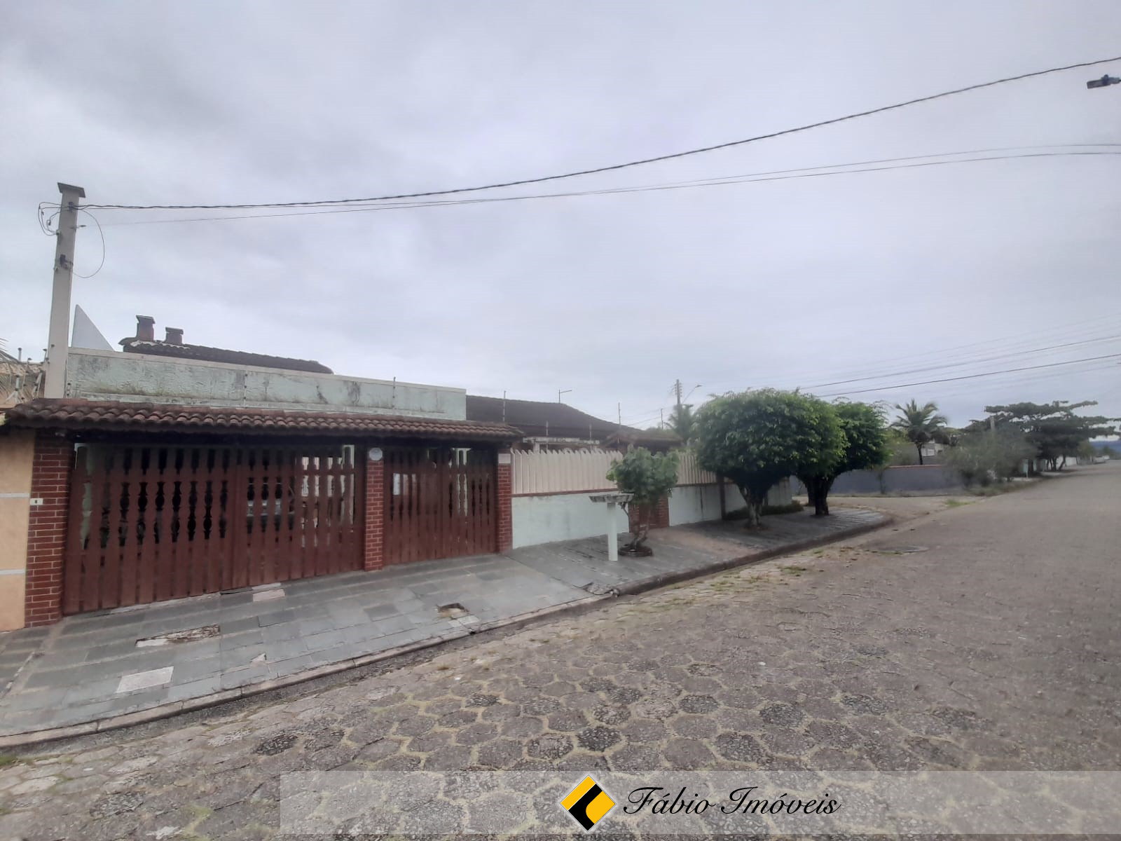 casa de esquina com Piscina!! – Foto 1