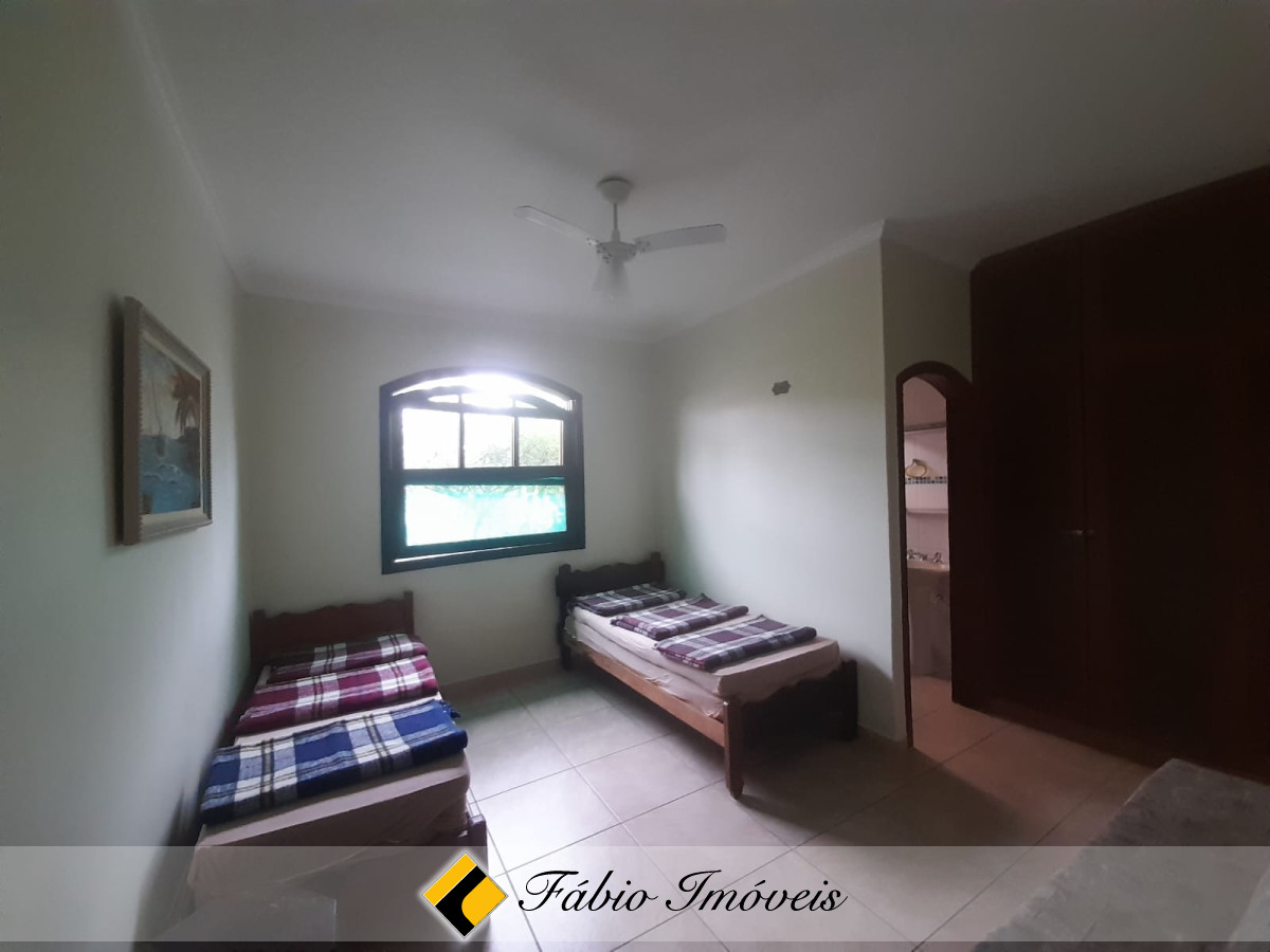 casa de esquina com Piscina!! – Foto 15