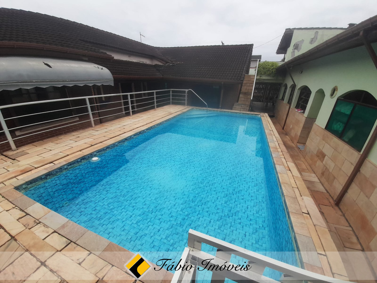 casa de esquina com Piscina!! – Foto 27