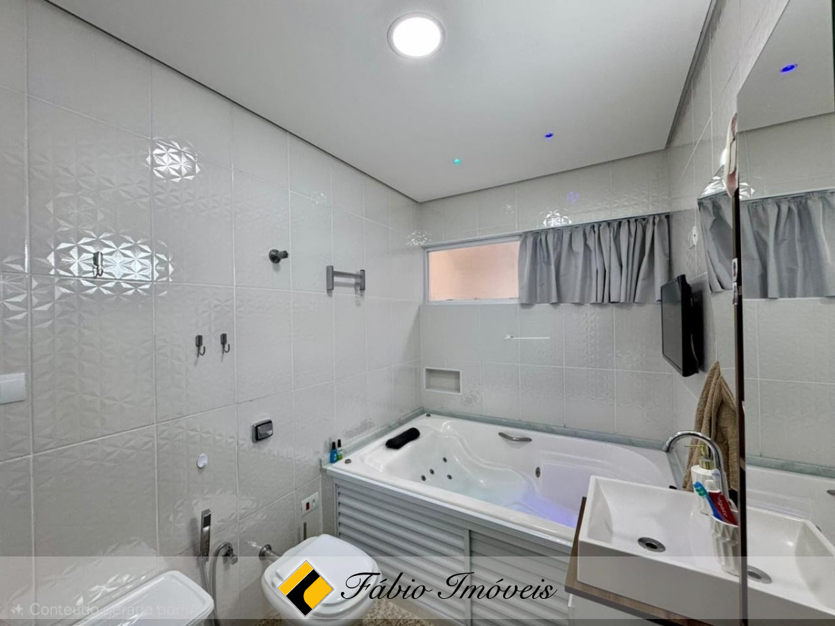 Casa com piscina em excelente localização - Região Central! – Foto 11