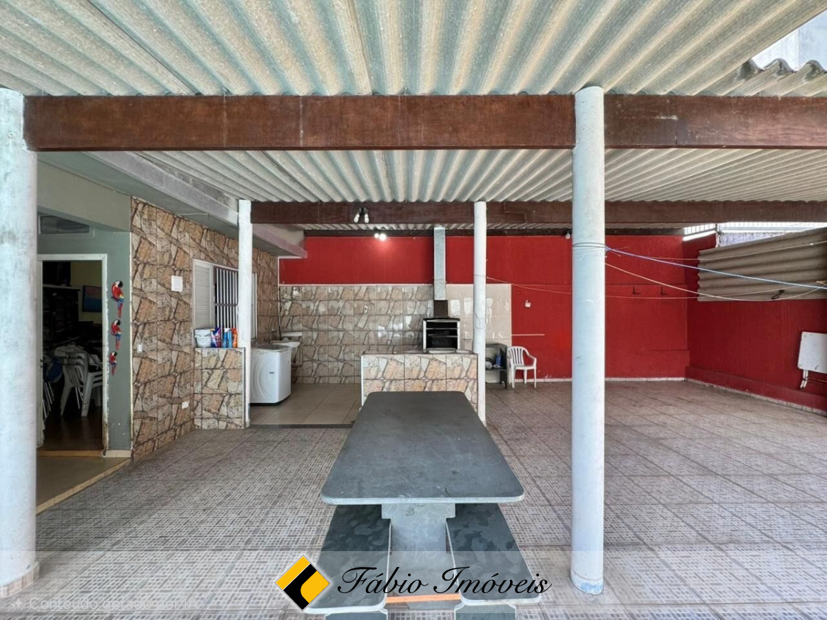 Casa com piscina em excelente localização - Região Central! – Foto 4