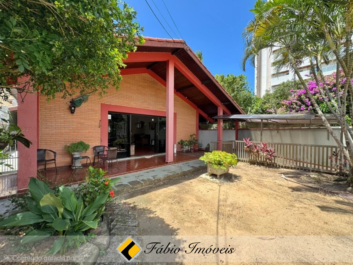 Casa com piscina em excelente localização - Região Central! – Foto 2