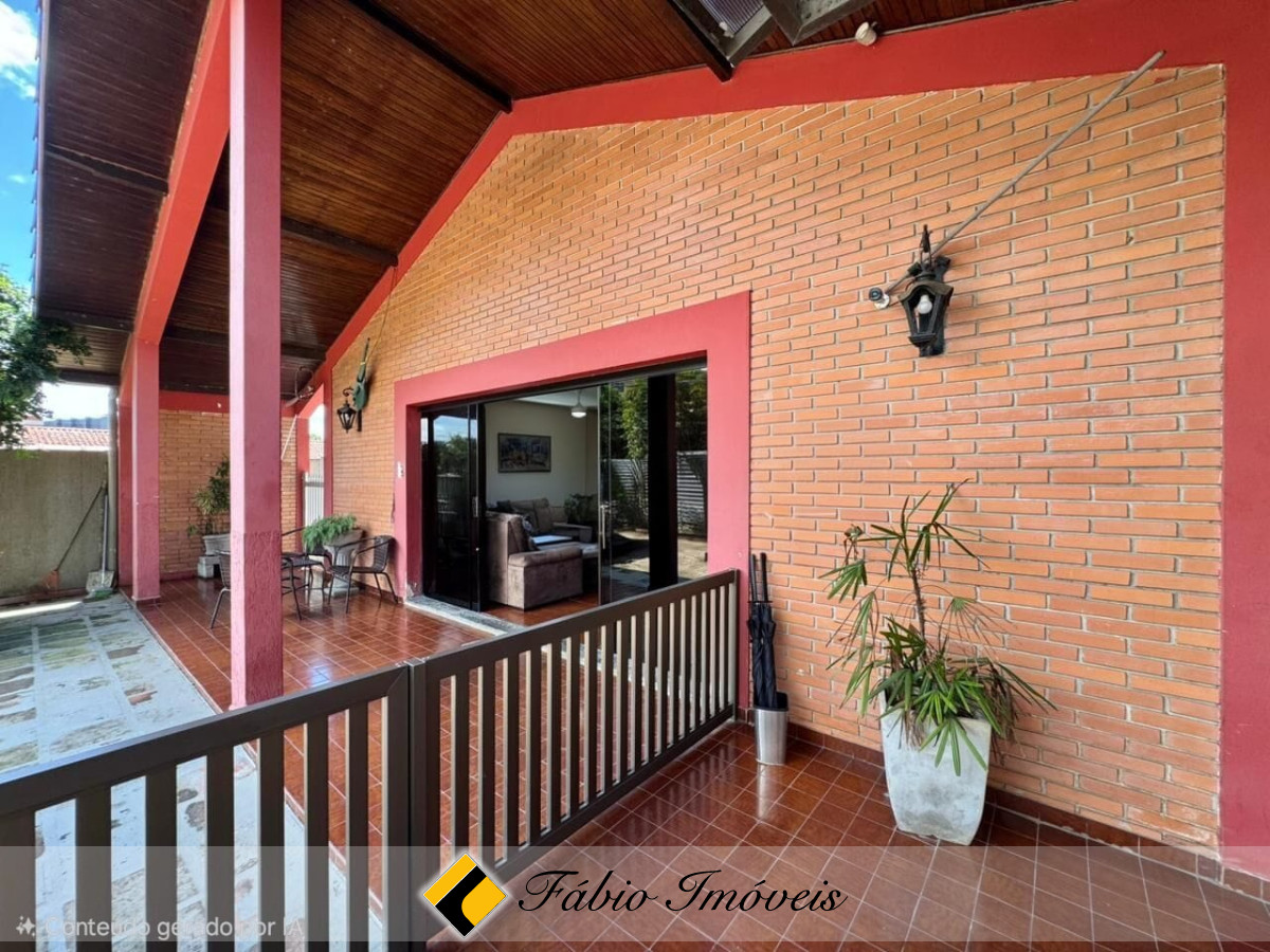 Casa com piscina em excelente localização - Região Central! – Foto 18