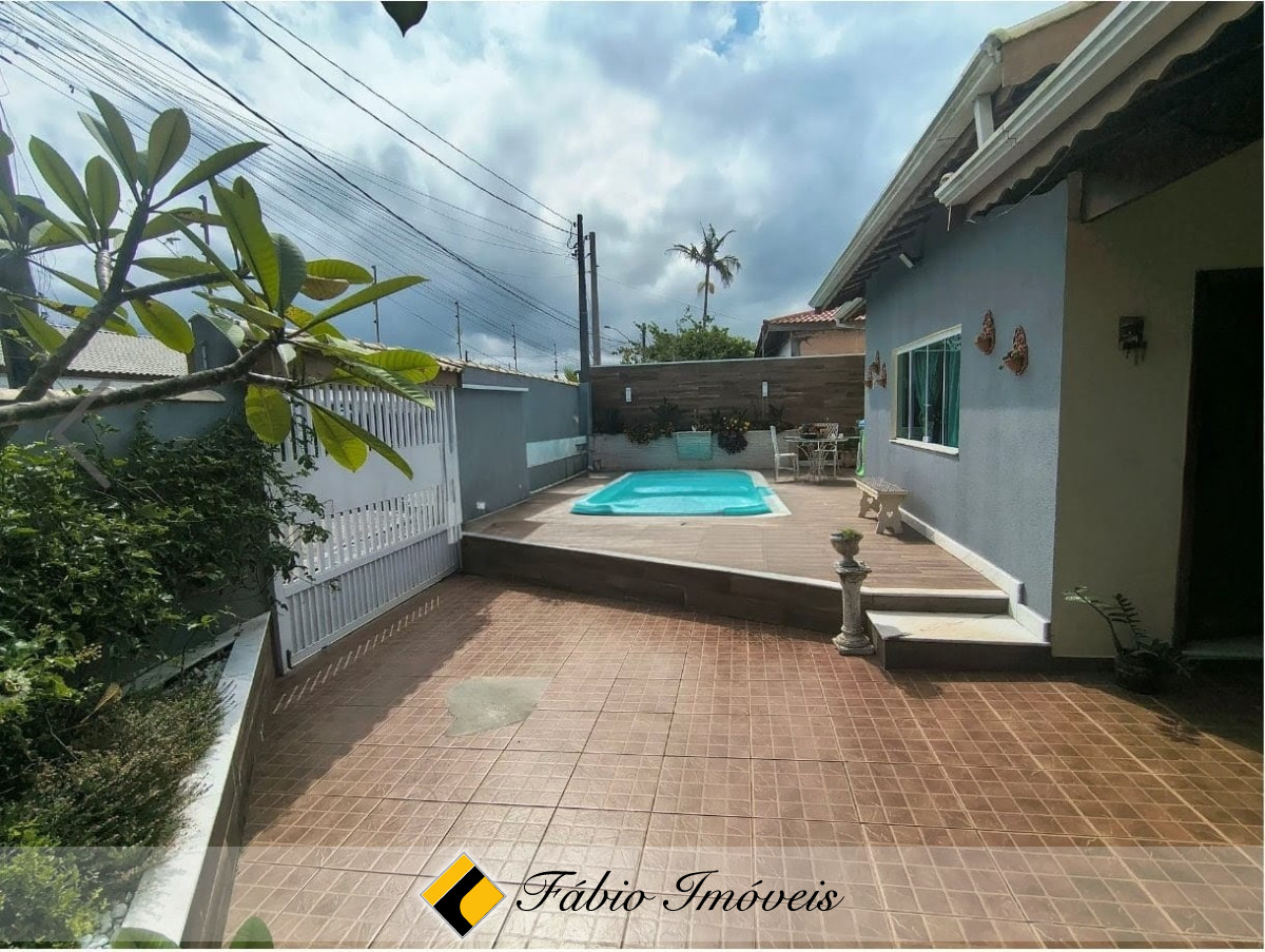 Casa com piscina em ótima localização!! – Foto 2