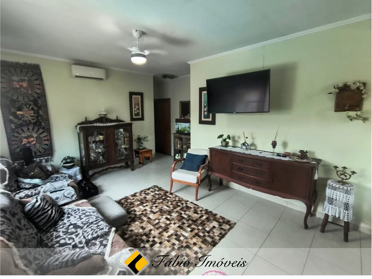 Casa com piscina em ótima localização!! – Foto 11