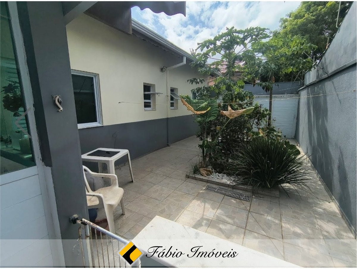 Casa com piscina em ótima localização!! – Foto 8