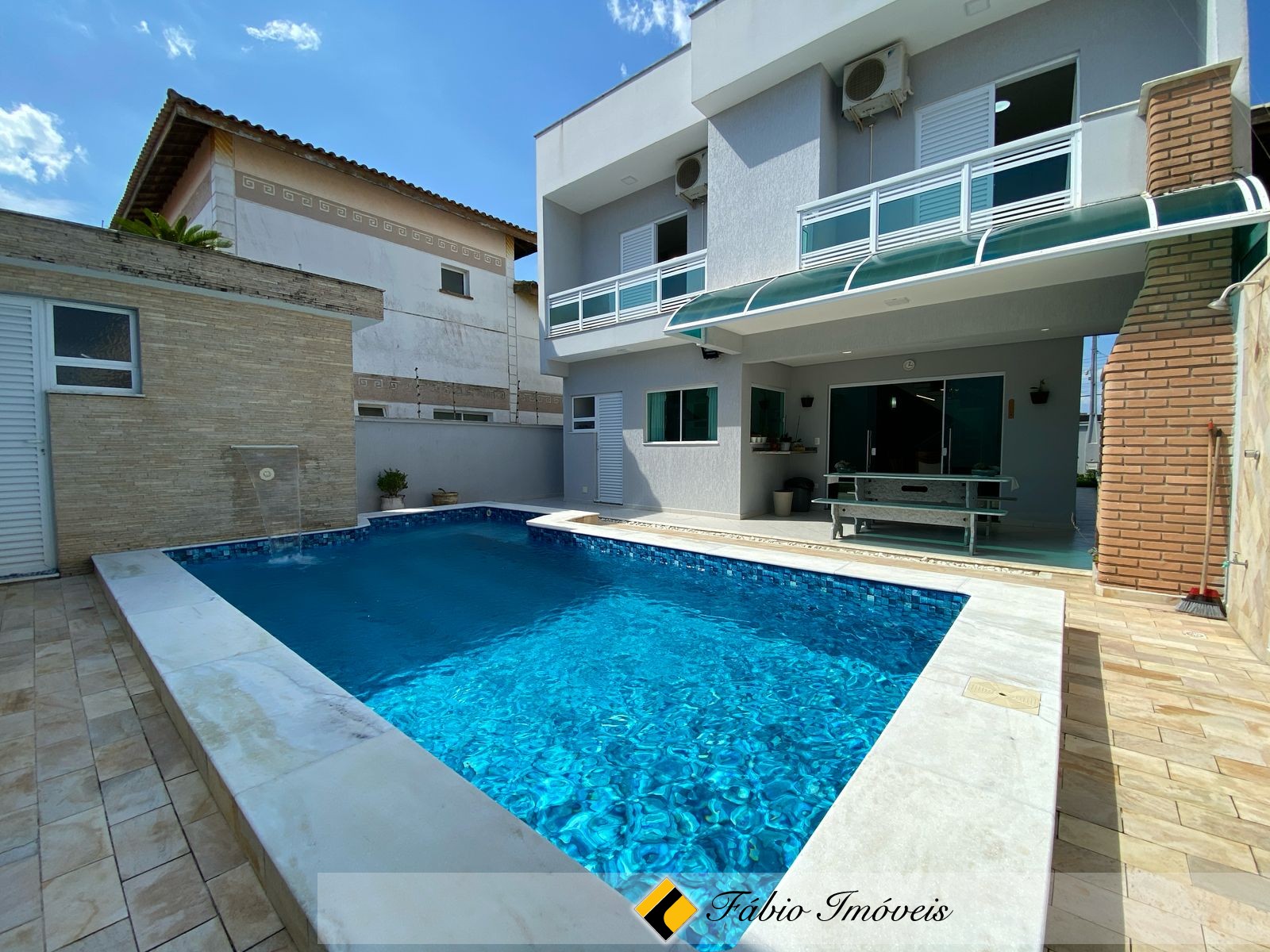 Lindo sobrado novo!!