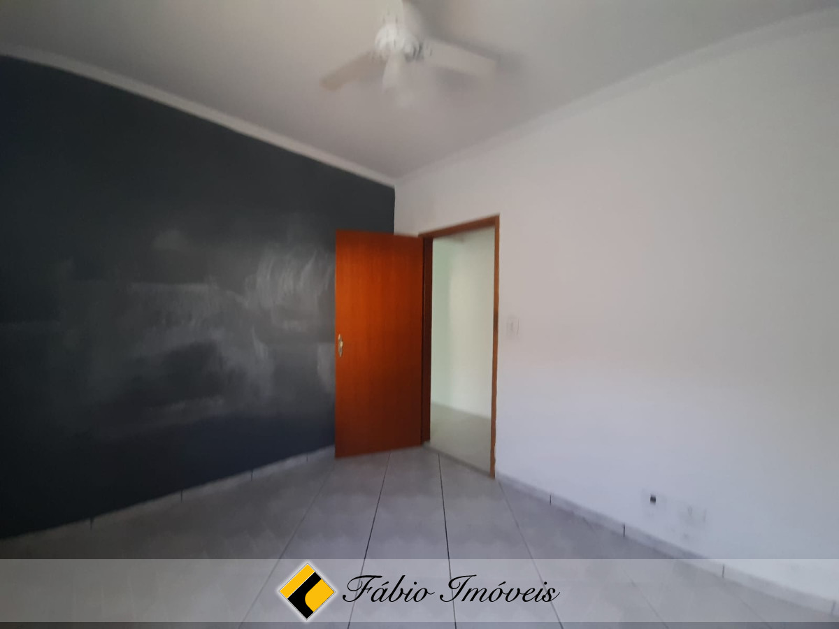 CASA EM EXCELENTE LOCALIZAÇÃO! – Foto 11