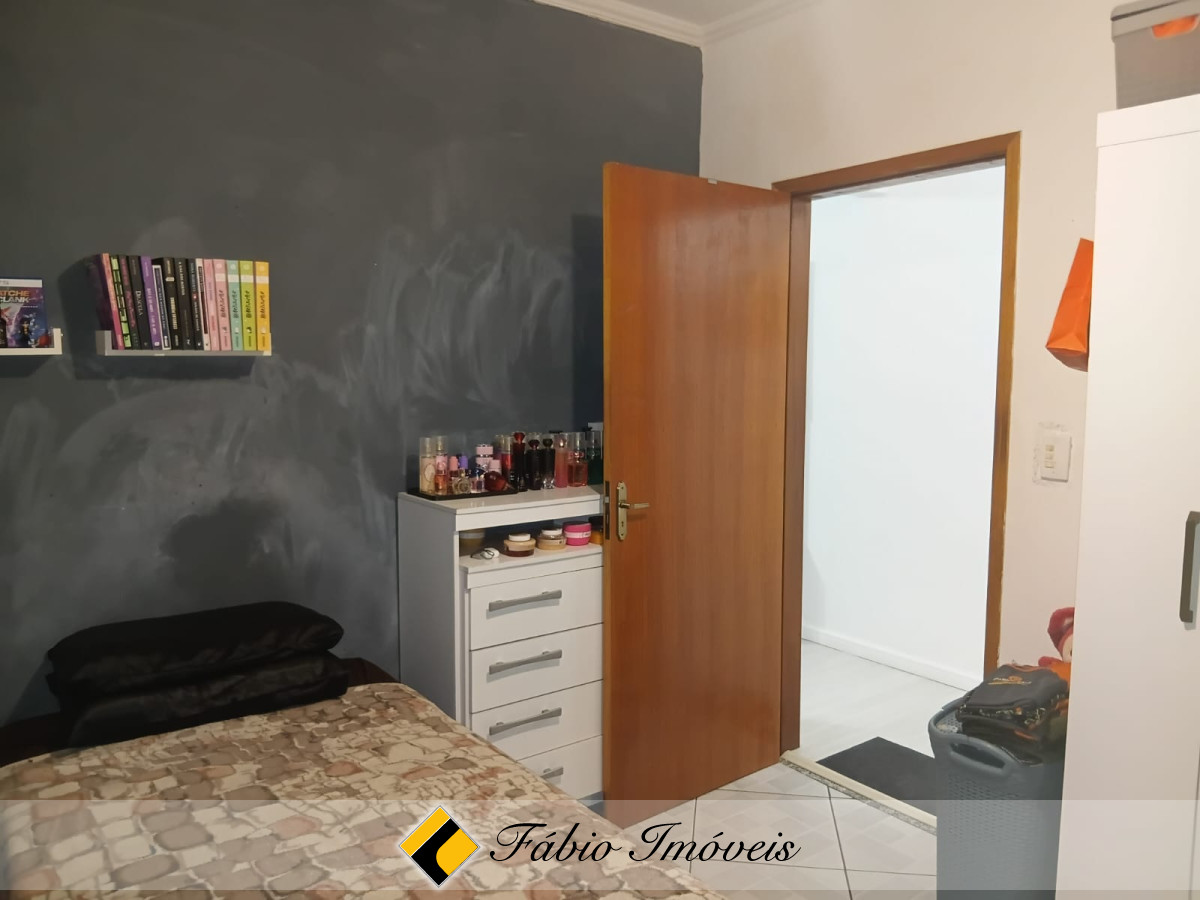 CASA EM EXCELENTE LOCALIZAÇÃO! – Foto 12