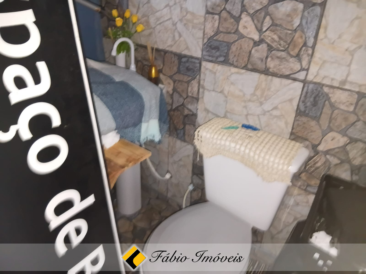 CASA EM EXCELENTE LOCALIZAÇÃO! – Foto 9