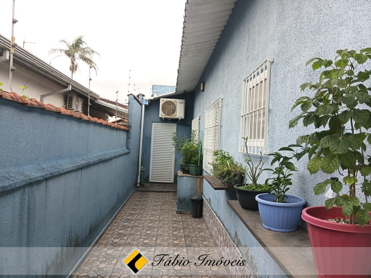 CASA EM EXCELENTE LOCALIZAÇÃO! – Foto 11