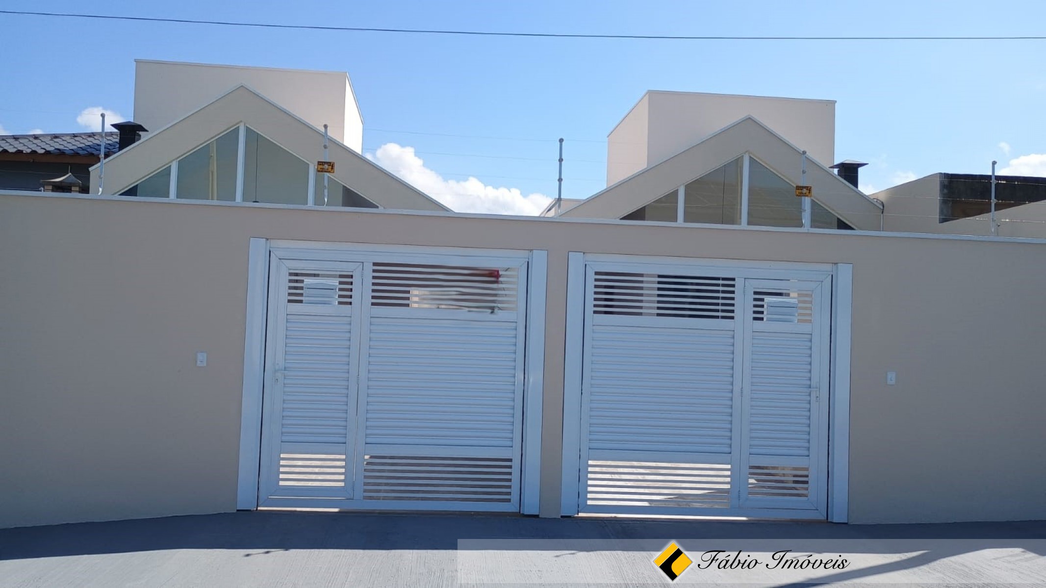 Casa nova com piscina!!